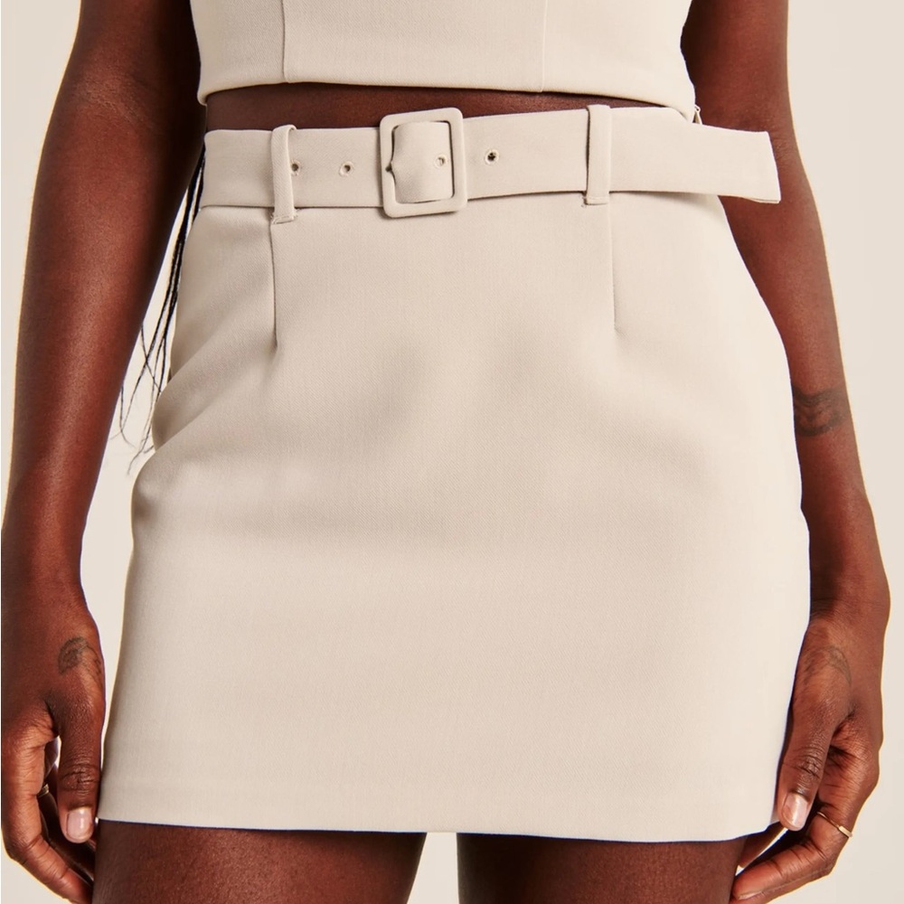 NWT Abercrombie & Fitch Cream Belted Mini Skort